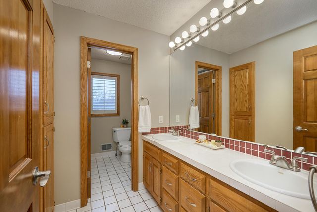 11709 Welters Way, Eden Prairie, MN 55347