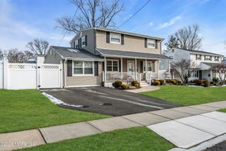 16 Twain Avenue, Old Bridge, NJ 08857