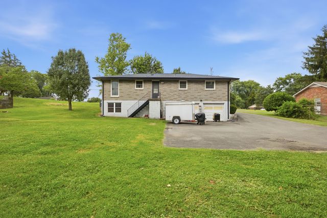 111 Belaire Dr, Smyrna, TN 37167