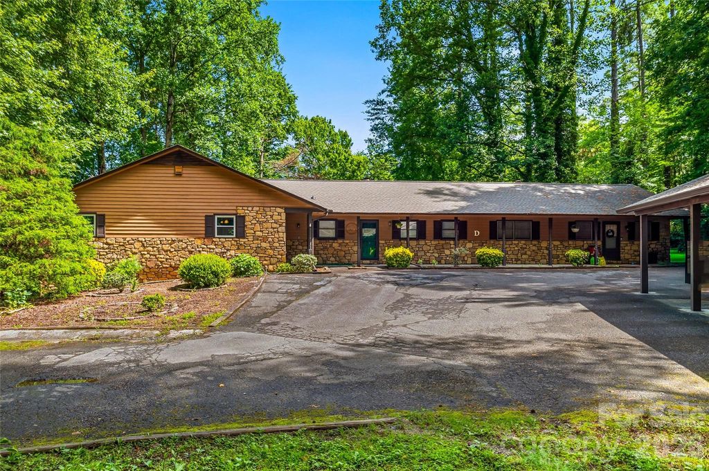 27 Unity Court, Etowah, NC 28729