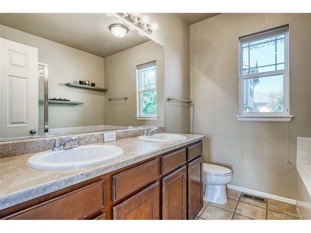 25107 E Canal Pl, Aurora, CO 80018