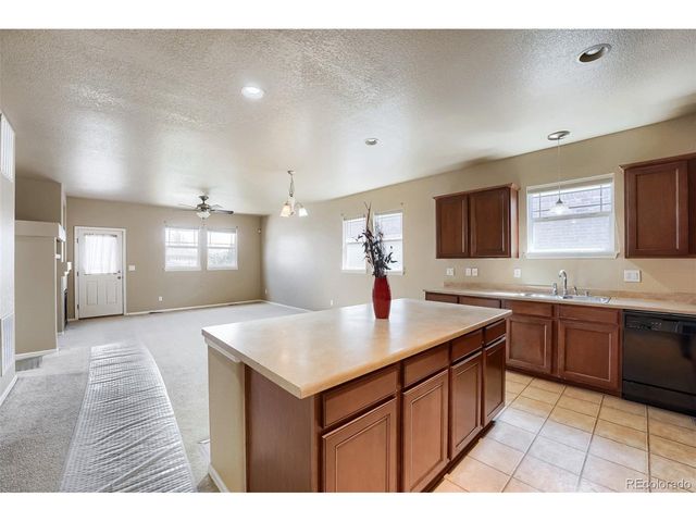 25107 E Canal Pl, Aurora, CO 80018