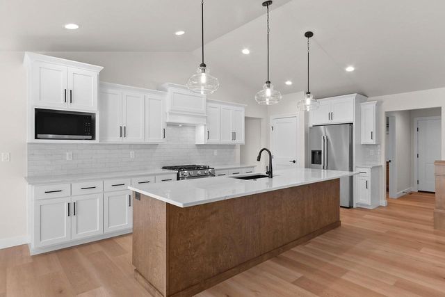 2761 STELOR DRIVE, Green Bay, WI 54311