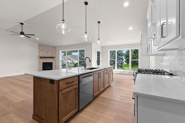 2761 STELOR DRIVE, Green Bay, WI 54311