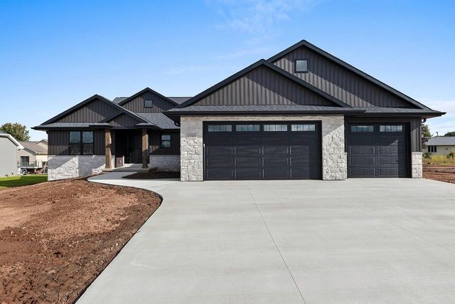 2761 STELOR DRIVE, Green Bay, WI 54311