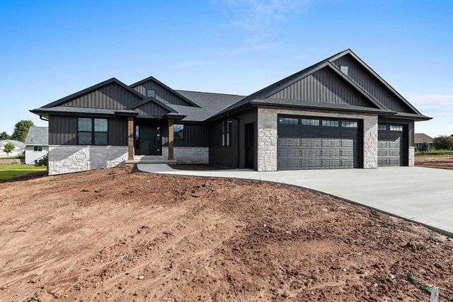 2761 STELOR DRIVE, Green Bay, WI 54311
