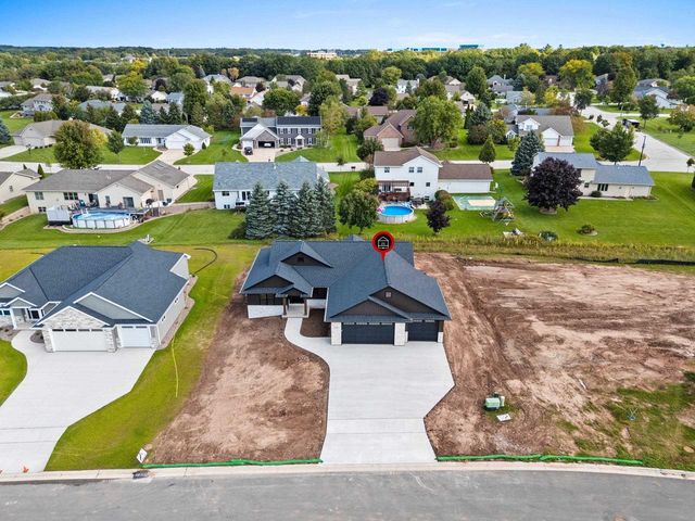 2761 STELOR DRIVE, Green Bay, WI 54311