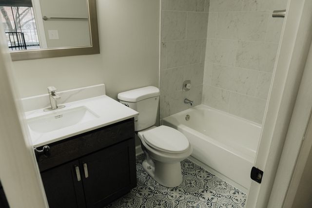 6034 N WOLCOTT Avenue 1W, Chicago, IL 60660