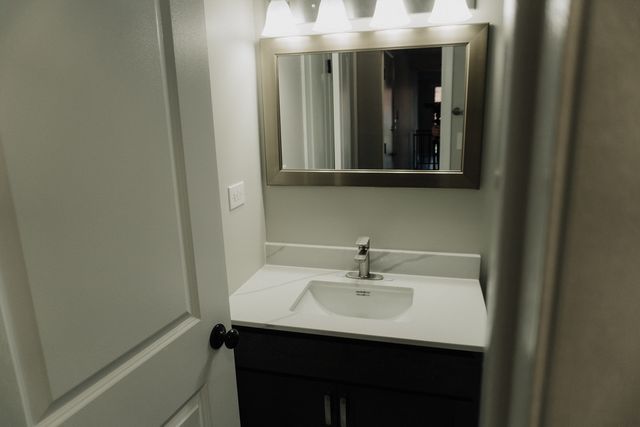 6034 N WOLCOTT Avenue 1W, Chicago, IL 60660