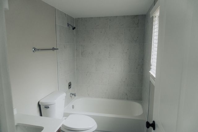 6034 N WOLCOTT Avenue 1W, Chicago, IL 60660