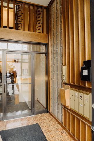 6034 N WOLCOTT Avenue 1W, Chicago, IL 60660