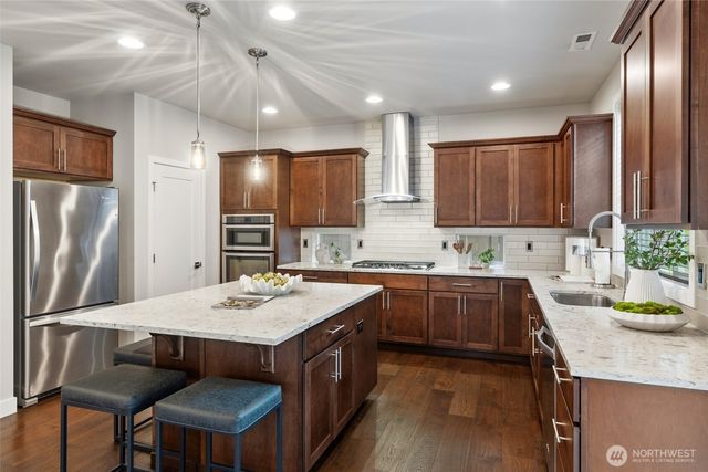 13530 NE 128th Place, Kirkland, WA 98034