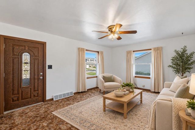 6165 S Elaine AVENUE, Cudahy, WI 53110