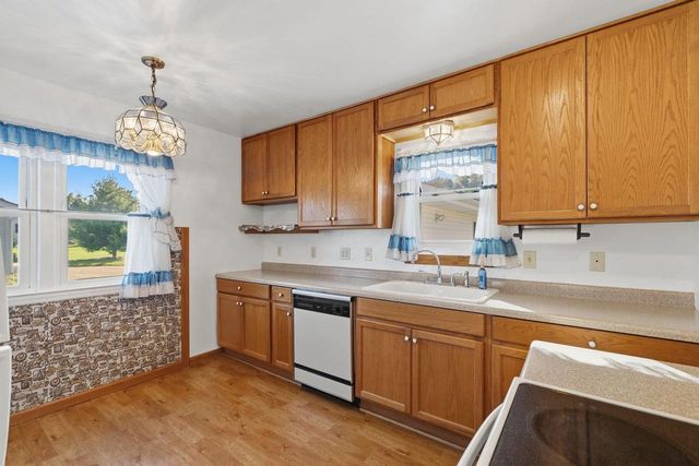 6165 S Elaine AVENUE, Cudahy, WI 53110
