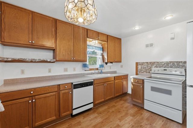 6165 S Elaine AVENUE, Cudahy, WI 53110