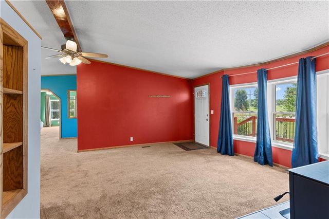 15038 Fairmount Road, Basehor, KS 66007