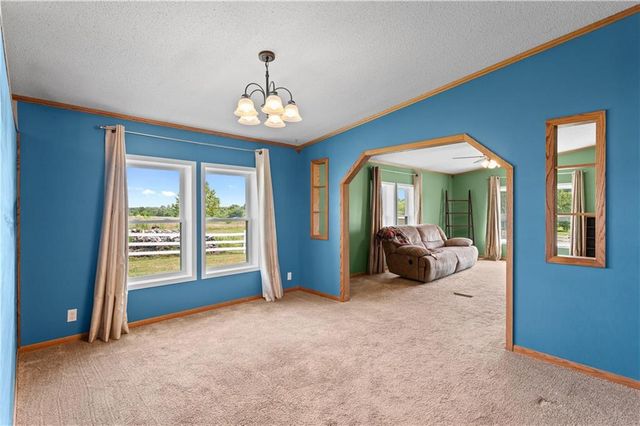 15038 Fairmount Road, Basehor, KS 66007