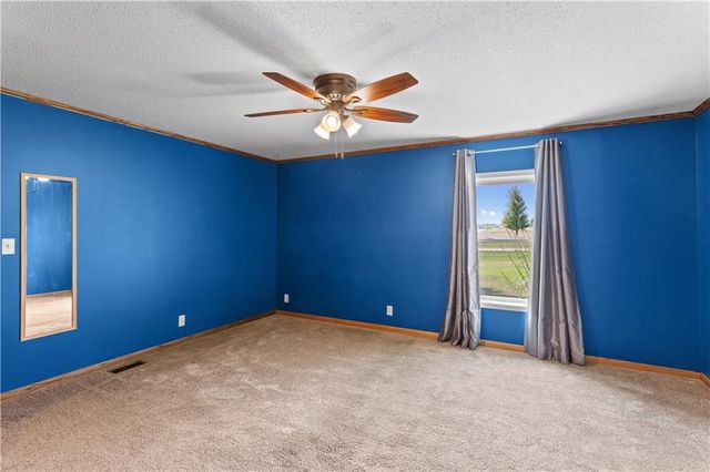 15038 Fairmount Road, Basehor, KS 66007