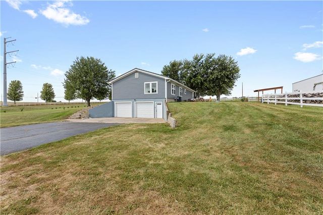 15038 Fairmount Road, Basehor, KS 66007