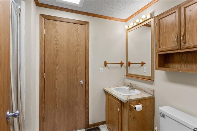 15038 Fairmount Road, Basehor, KS 66007