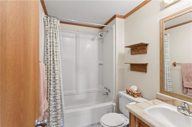 15038 Fairmount Road, Basehor, KS 66007