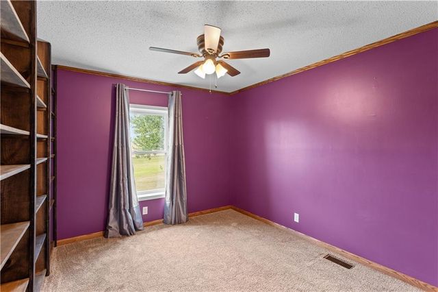 15038 Fairmount Road, Basehor, KS 66007