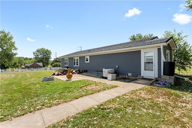 15038 Fairmount Road, Basehor, KS 66007