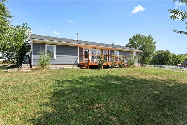 15038 Fairmount Road, Basehor, KS 66007