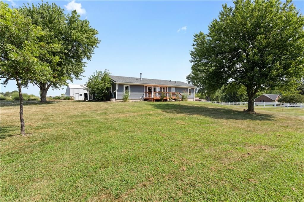 15038 Fairmount Road, Basehor, KS 66007