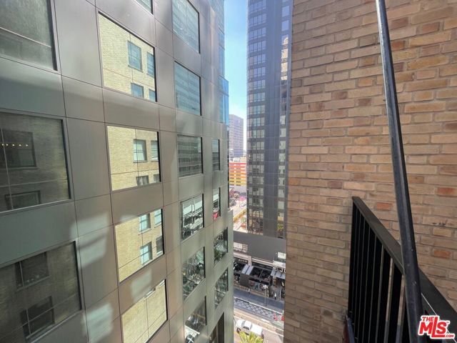 727 W 7th Street 1115, Los Angeles, CA 90017