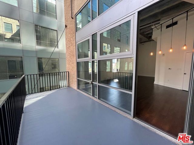 727 W 7th Street 1115, Los Angeles, CA 90017