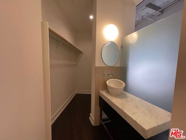 727 W 7th Street 1115, Los Angeles, CA 90017