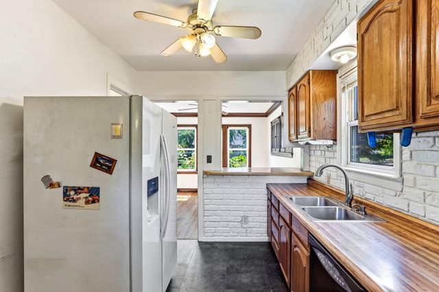 251 Stevens Street W, Saint Paul, MN 55107
