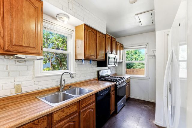 251 Stevens Street W, Saint Paul, MN 55107