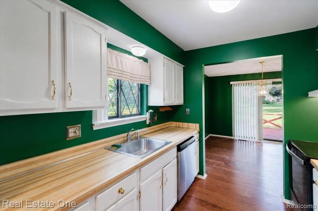 1918 Allenway Court 110, Rochester, MI 48309