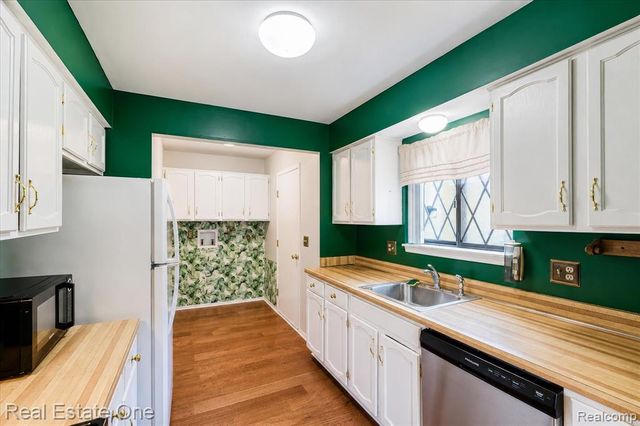 1918 Allenway Court 110, Rochester, MI 48309