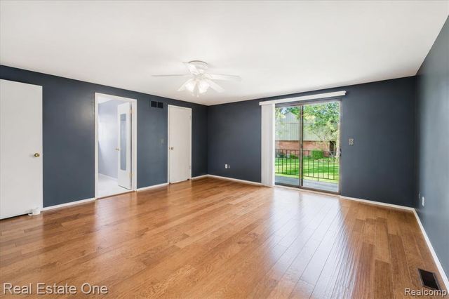 1918 Allenway Court 110, Rochester, MI 48309
