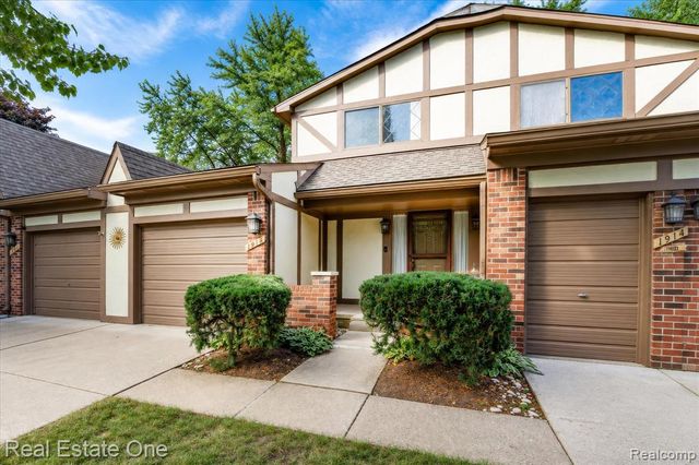 1918 Allenway Court 110, Rochester, MI 48309