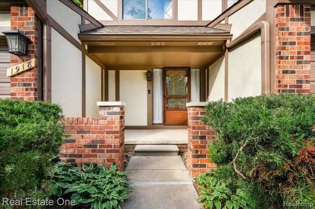 1918 Allenway Court 110, Rochester, MI 48309