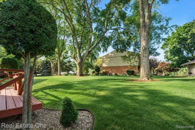 1918 Allenway Court 110, Rochester, MI 48309