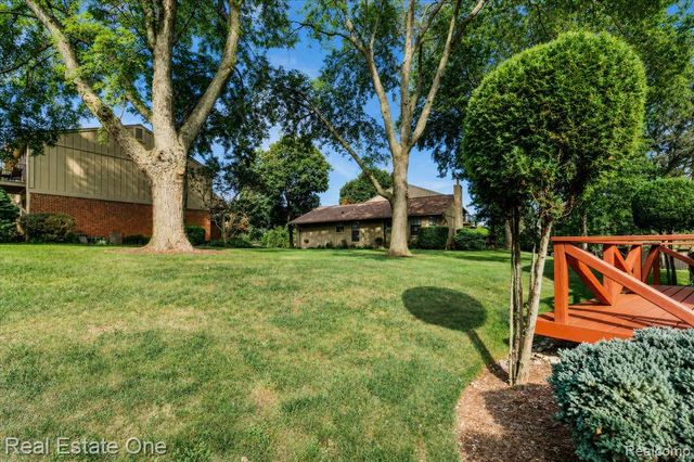 1918 Allenway Court 110, Rochester, MI 48309
