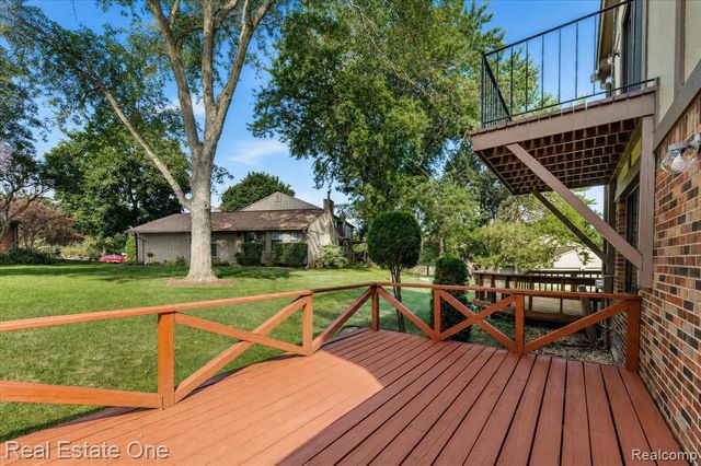 1918 Allenway Court 110, Rochester, MI 48309