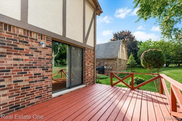 1918 Allenway Court 110, Rochester, MI 48309