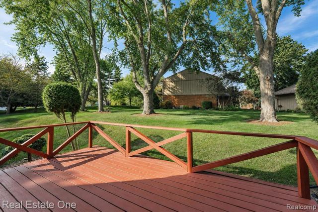1918 Allenway Court 110, Rochester, MI 48309