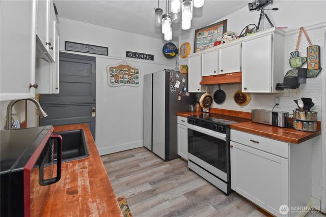 234 S Ferry Avenue, Monroe, WA 98272