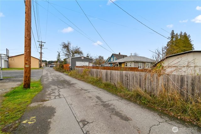 234 S Ferry Avenue, Monroe, WA 98272