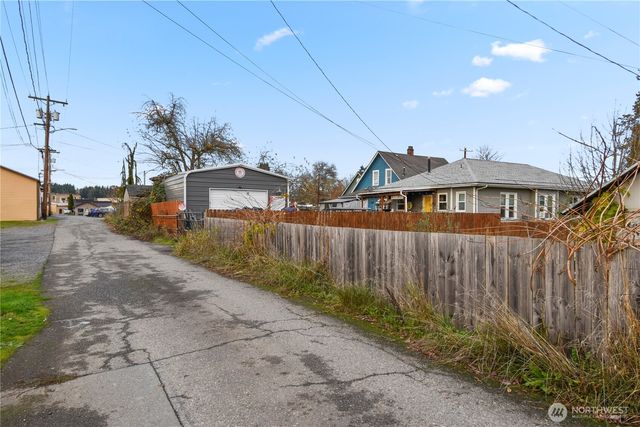 234 S Ferry Avenue, Monroe, WA 98272