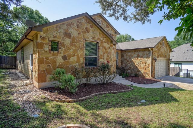 138 S Pohakea DR, Bastrop, TX 78602
