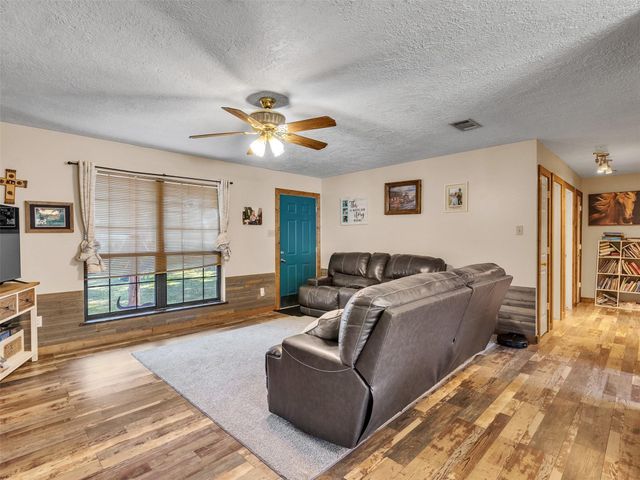 57 County Road 2296, Cleveland, TX 77327