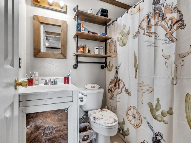 57 County Road 2296, Cleveland, TX 77327